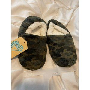 Thereabouts Boys Slip-On Slippers Size M NEW Nwt Camo Green